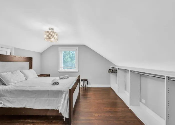 Serene & Charming 5br Getaway Des Plaines