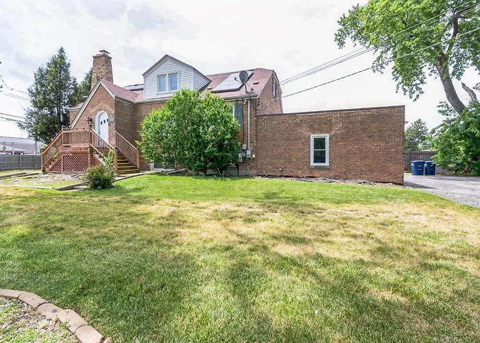 Serene & Charming 5br Getaway Des Plaines