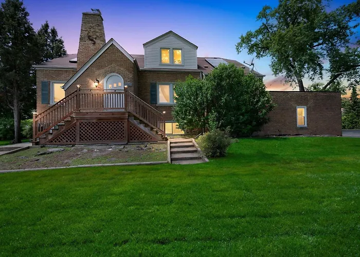 Serene & Charming 5br Getaway * Des Plaines