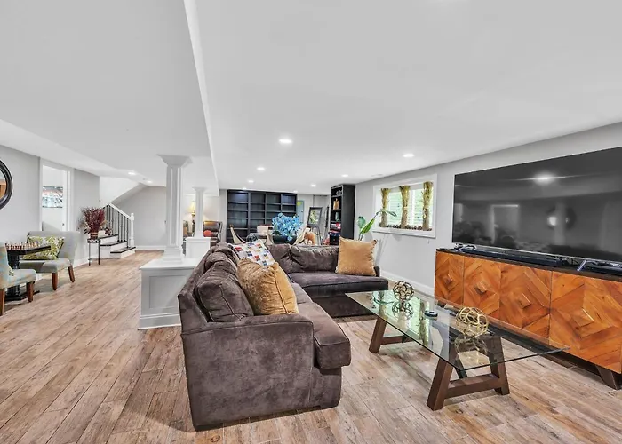 Serene & Charming 5br Getaway Des Plaines