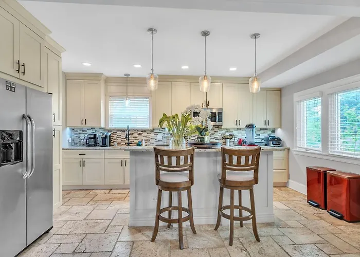 Serene & Charming 5br Getaway Holiday home *