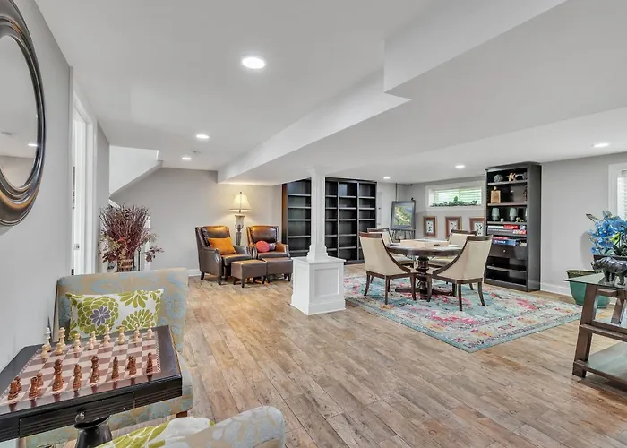 Serene & Charming 5br Getaway Des Plaines